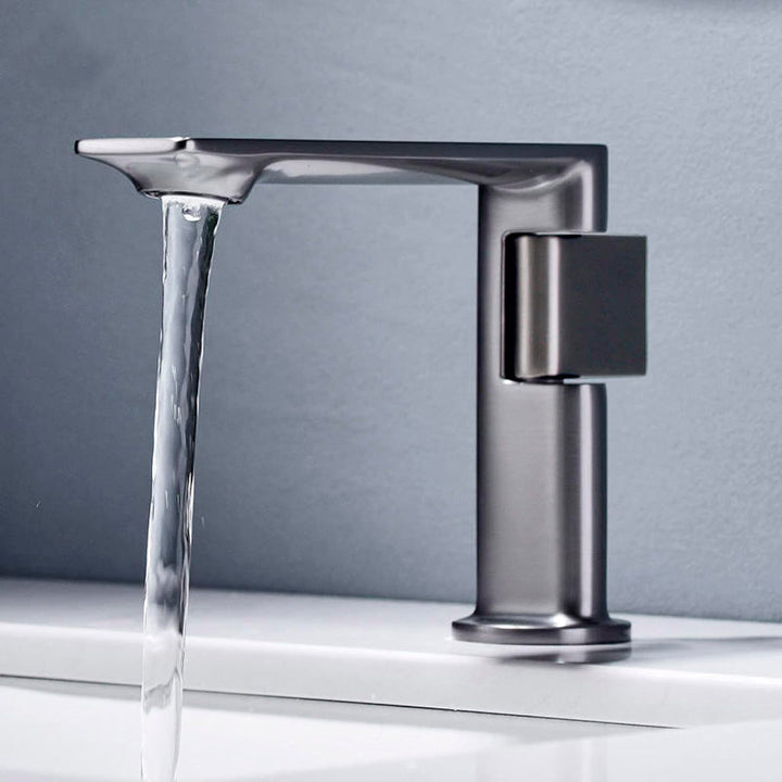Metro Thin Bathroom Faucet - Single Hole - 5" Brass/Matt Black